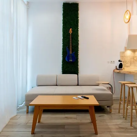 Apartment Holi-rent Luis Montoto *