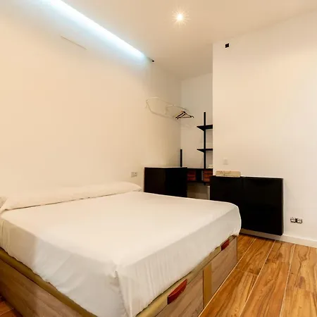 Holi-rent Luis Montoto Apartment Seville